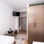 Guest house Turisticka Pri Spojenom Skolskom Internate Werferova 10 *