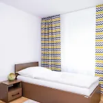 Turisticka Pri Spojenom Skolskom Internate Werferova 10 * Kosice