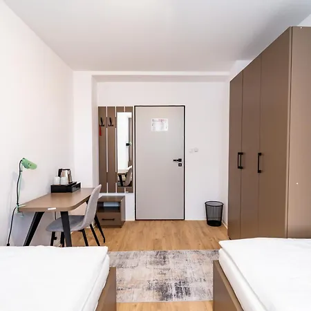 Turisticka Pri Spojenom Skolskom Internate Werferova 10 Guest house *