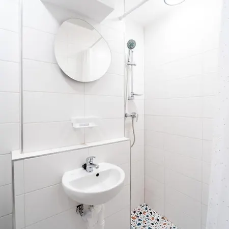 Turisticka Pri Spojenom Skolskom Internate Werferova 10 *