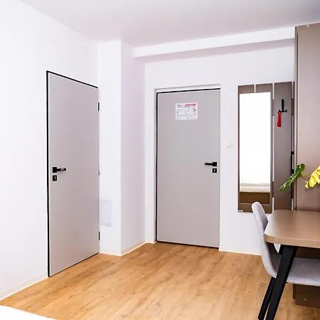 Turisticka Pri Spojenom Skolskom Internate Werferova 10 * Kosice