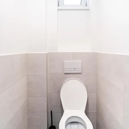 Turisticka Pri Spojenom Skolskom Internate Werferova 10 * Kosice