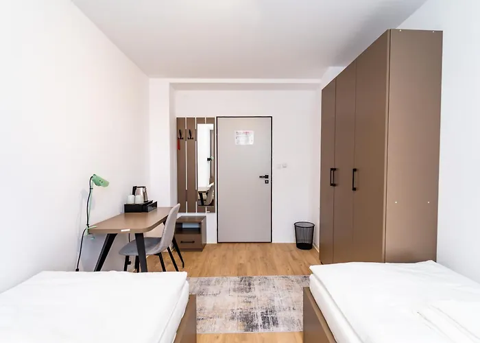 Turisticka Pri Spojenom Skolskom Internate Werferova 10 Gasthuis *