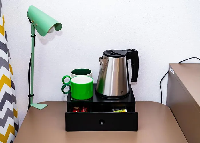 Turisticka Pri Spojenom Skolskom Internate Werferova 10 Gasthuis *