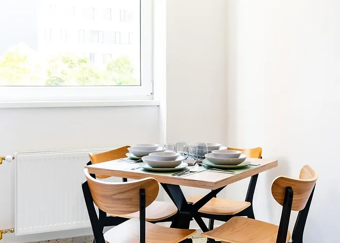 Turisticka Pri Spojenom Skolskom Internate Werferova 10 Gasthuis *