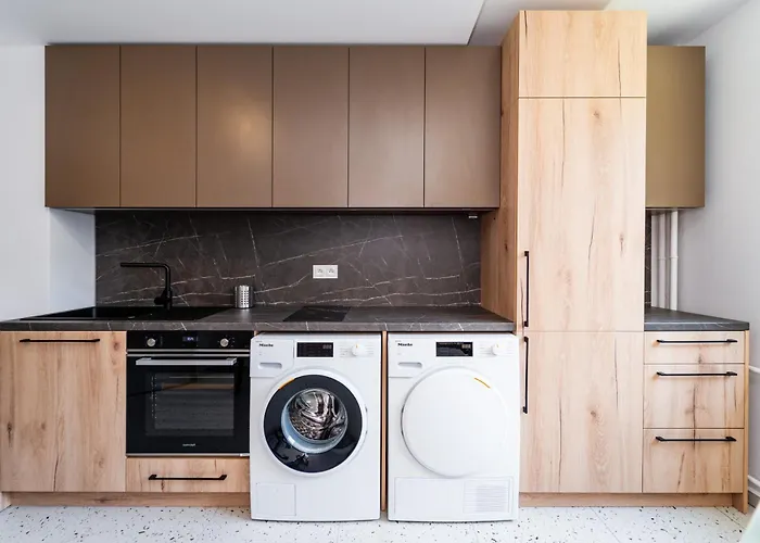 Turisticka Pri Spojenom Skolskom Internate Werferova 10 Gasthuis *