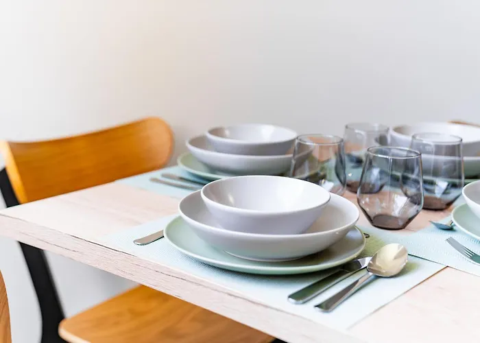 Turisticka Pri Spojenom Skolskom Internate Werferova 10 Gasthuis *