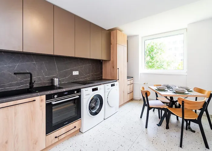 Turisticka Pri Spojenom Skolskom Internate Werferova 10 Gasthuis